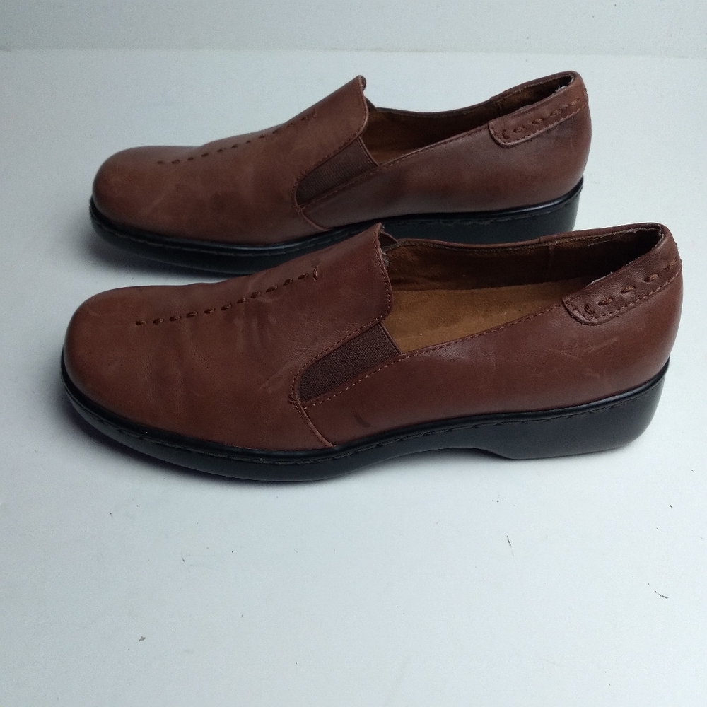 Auditions brown slip on comfort rubber sole shoes loafers size 11